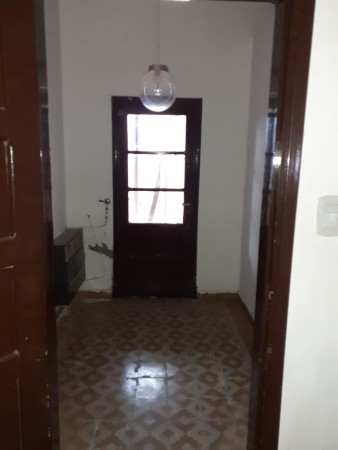 Casa con local en  microcentro de Loberia - acepta valores