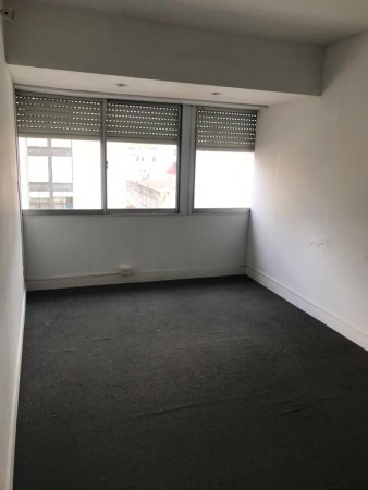 Venta oficina sobre Peatonal San Martin 