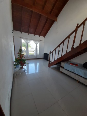 VENTA HERMOSO CHALET EN EL BARRIO SANTA ELENA