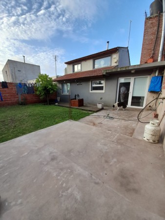 VENTA HERMOSO CHALET EN EL BARRIO SANTA ELENA