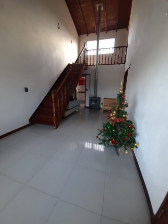 VENTA HERMOSO CHALET EN EL BARRIO SANTA ELENA