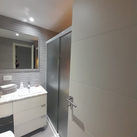 VENTA EDIFICIO BOGHOSS  2  - SEMI PISO DE  TRES AMBIENTES CON COCHERAS Y BAULERA. A LA CALLE PLENA VISTA AL MAR - AV. LIBERTAD 3300 -LA PERLA-