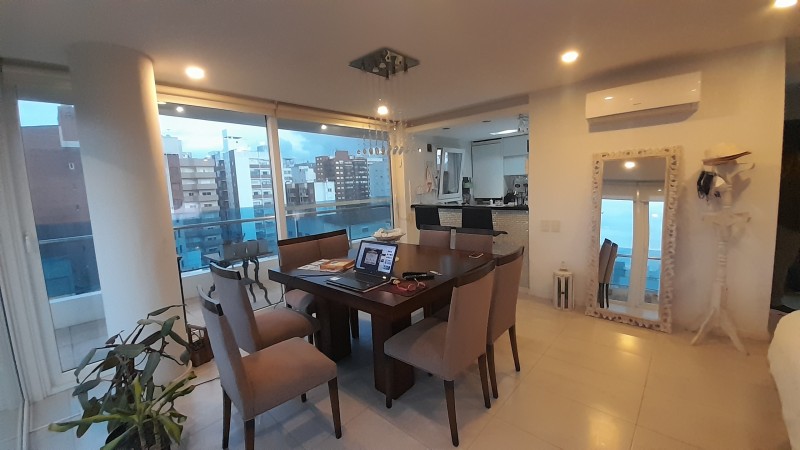 VENTA EDIFICIO BOGHOSS  2  - SEMI PISO DE  TRES AMBIENTES CON COCHERAS Y BAULERA. A LA CALLE PLENA VISTA AL MAR - AV. LIBERTAD 3300 -LA PERLA-