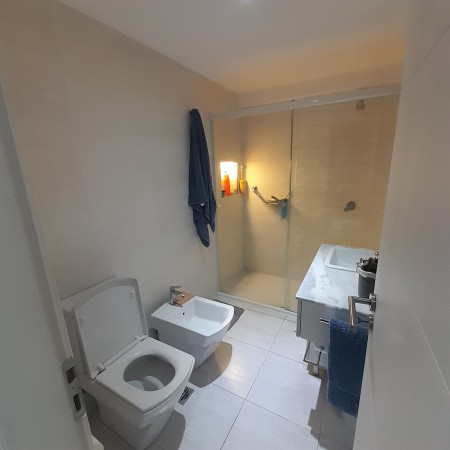 VENTA EDIFICIO BOGHOSS  2  - SEMI PISO DE  TRES AMBIENTES CON COCHERAS Y BAULERA. A LA CALLE PLENA VISTA AL MAR - AV. LIBERTAD 3300 -LA PERLA-
