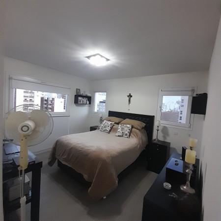 VENTA EDIFICIO BOGHOSS  2  - SEMI PISO DE  TRES AMBIENTES CON COCHERAS Y BAULERA. A LA CALLE PLENA VISTA AL MAR - AV. LIBERTAD 3300 -LA PERLA-