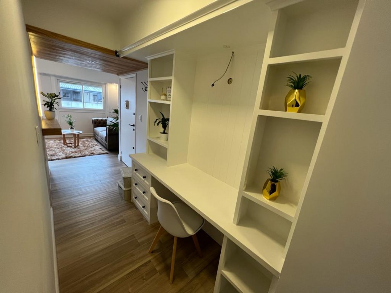 VENTA Semipiso de 3 amb con COCHERA. Falucho 2682.