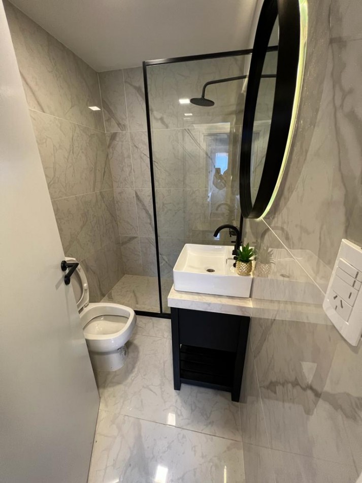 VENTA Semipiso de 3 amb con COCHERA. Falucho 2682.
