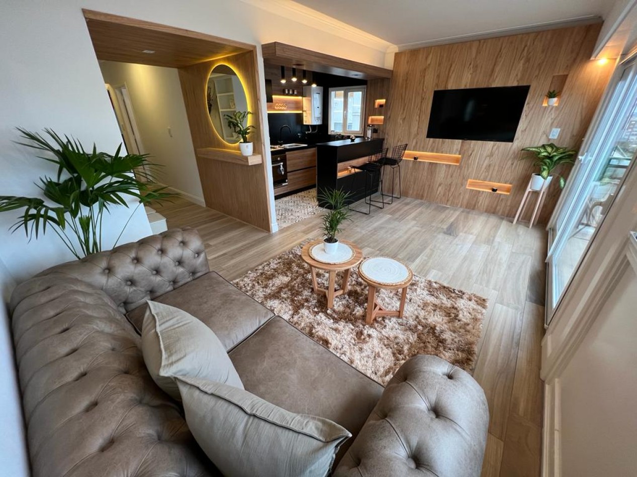 VENTA Semipiso de 3 amb con COCHERA. Falucho 2682.