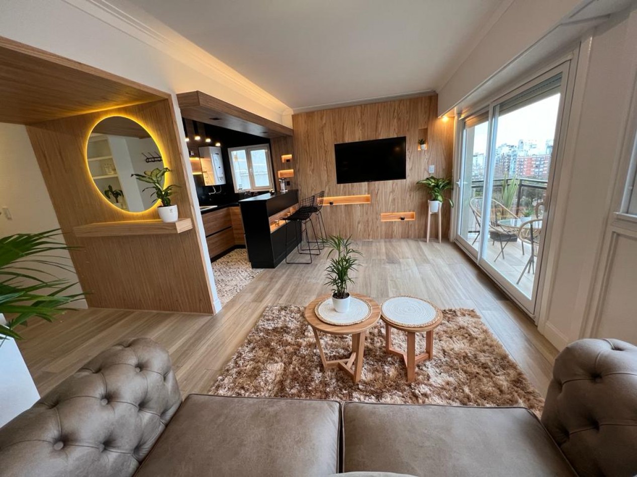 VENTA Semipiso de 3 amb con COCHERA. Falucho 2682.