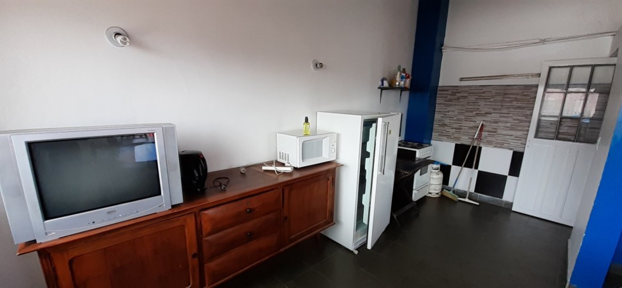 Venta complejo a reciclar ó sub dividir Punta mogotes con quincho y terraza.