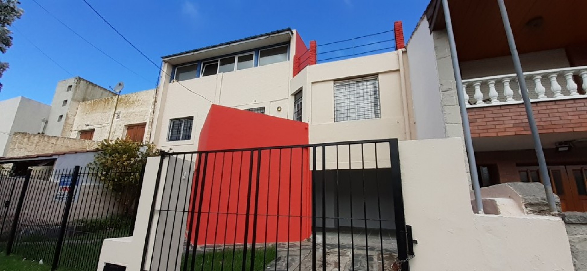 Venta complejo a reciclar ó sub dividir Punta mogotes con quincho y terraza.