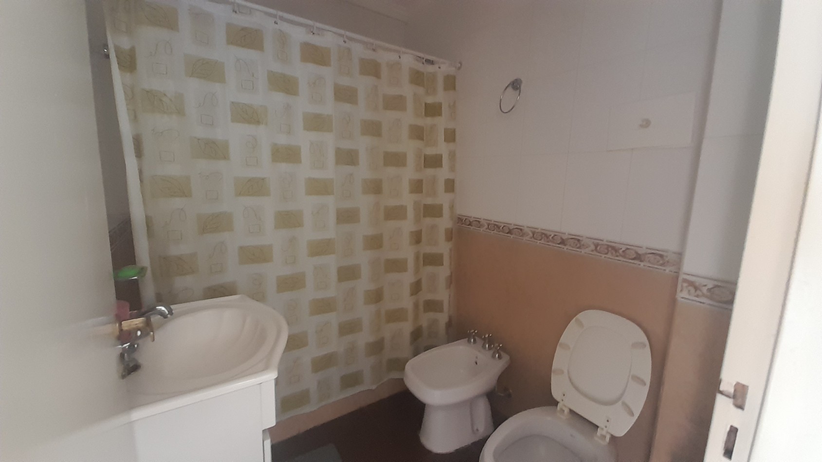 VENTA:  EXCELENTE DEPARTAMENTO -4 AMBIENTES-  CORDOBA 1600.
