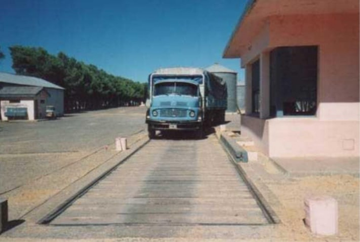 VENTA: PLANTA DE SILOS Y ACOPIO DE CEREALES EN CORONEL DORREGO (BS. AS.)