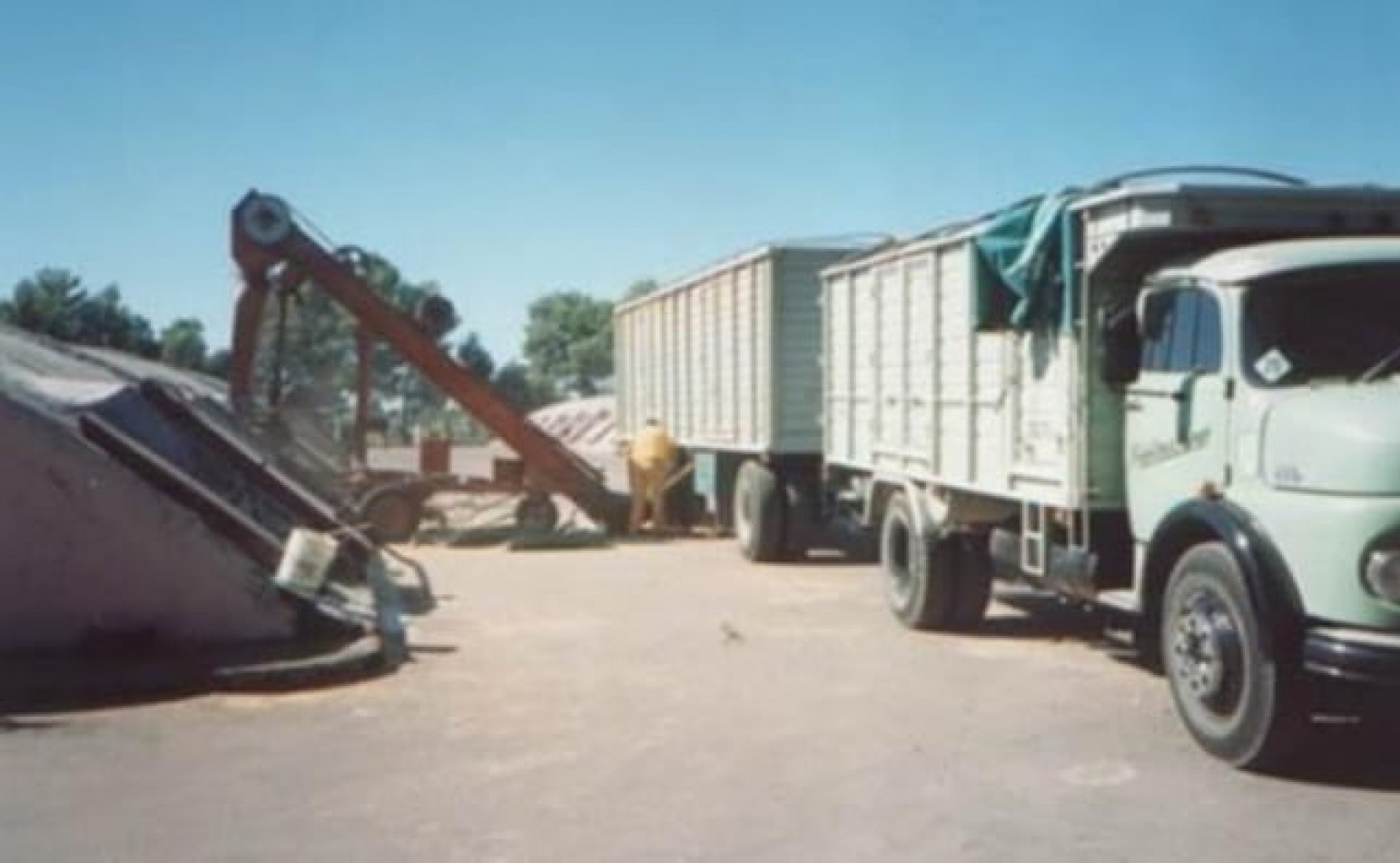 VENTA: PLANTA DE SILOS Y ACOPIO DE CEREALES EN CORONEL DORREGO (BS. AS.)