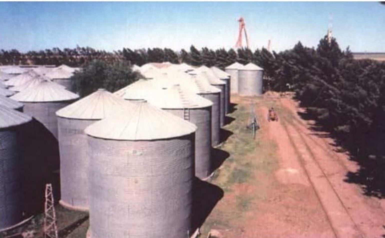 VENTA: PLANTA DE SILOS Y ACOPIO DE CEREALES EN CORONEL DORREGO (BS. AS.)
