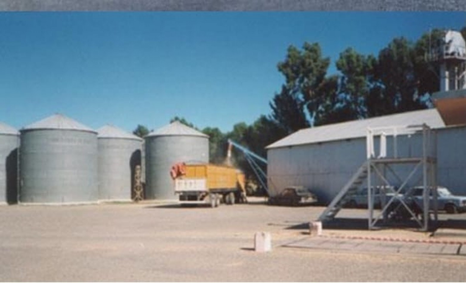 VENTA: PLANTA DE SILOS Y ACOPIO DE CEREALES EN CORONEL DORREGO (BS. AS.)