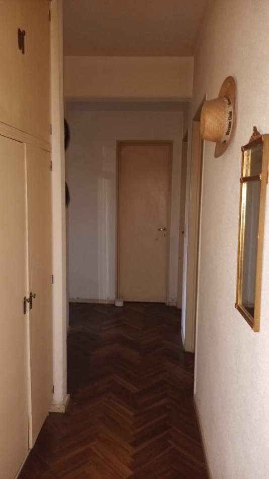 Venta departamento 4 ambientes + Cochera cubierta (9 de Julio y Peru)