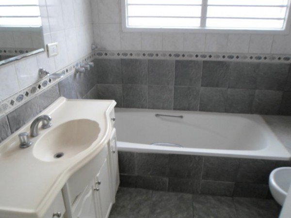EN VENTA CHALET EN CONSTITUCION