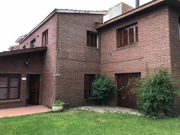 EN VENTA CHALET EN CONSTITUCION