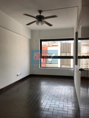 Venta oficina céntrica a la calle 