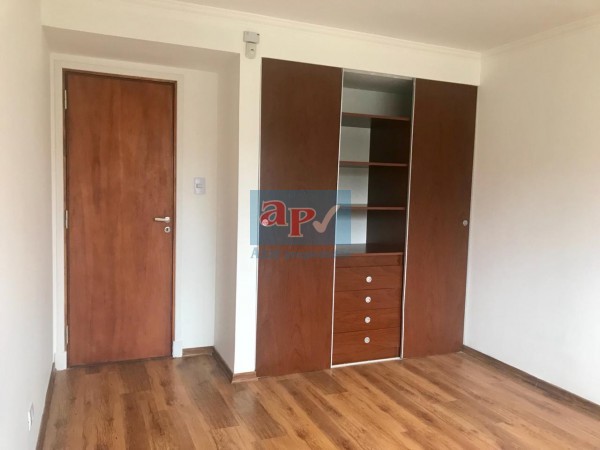 Venta departamento 2 ambientes con espacio de cochera 