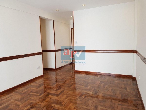 Venta departamento de 2 ambientes RECICLADO CON COCHERA PLAZA COLON 