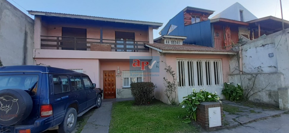 VENTA CHALET SOBRE LA AVENIDA ESTRADA 