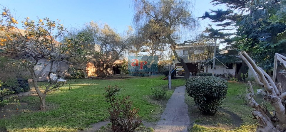 VENTA CHALET SOBRE LA AVENIDA ESTRADA 