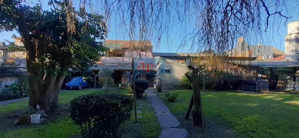 VENTA CHALET SOBRE LA AVENIDA ESTRADA 