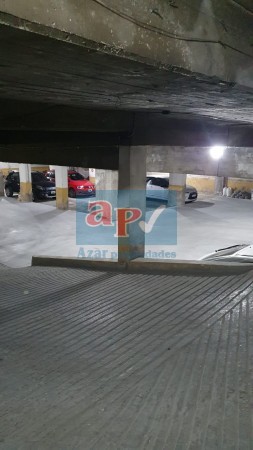 EN VENTA COCHERA 