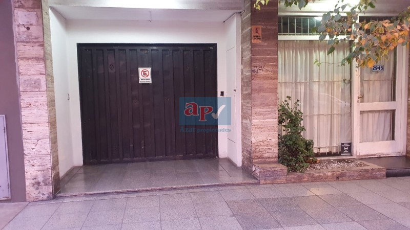 EN VENTA COCHERA 