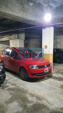 EN VENTA COCHERA 