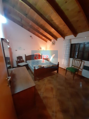 VENTA SOBRE AVENIDA MUYYY COMERCIAL CHALET CON DEPARTAMENTO 10.39X35.50