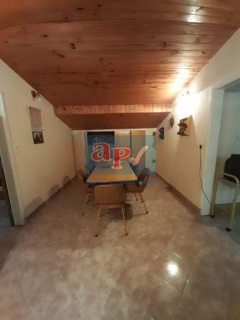 VENTA SOBRE AVENIDA MUYYY COMERCIAL CHALET CON DEPARTAMENTO 10.39X35.50