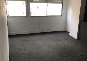 Venta oficina sobre Peatonal San Martin 