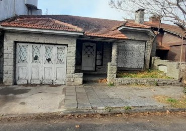 VENTA CHALET A RECICLAR. JUJUY AL 1100