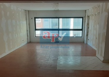 VENTA OFICINA A METROS DE LA PEATONAL