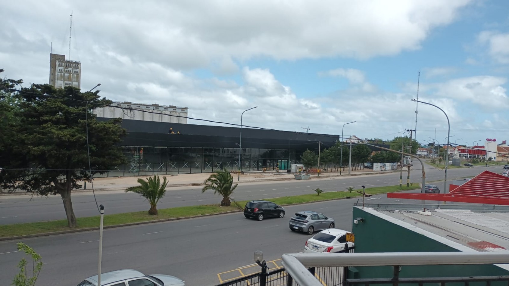 ALQUILO 24 MESES  DEPARTAMENTO  5 AMB.  PLENA VISTA  S/AV,  P. PERALTA RAMOS  PASANDO J. B. JUSTO  DOS CUADRAS