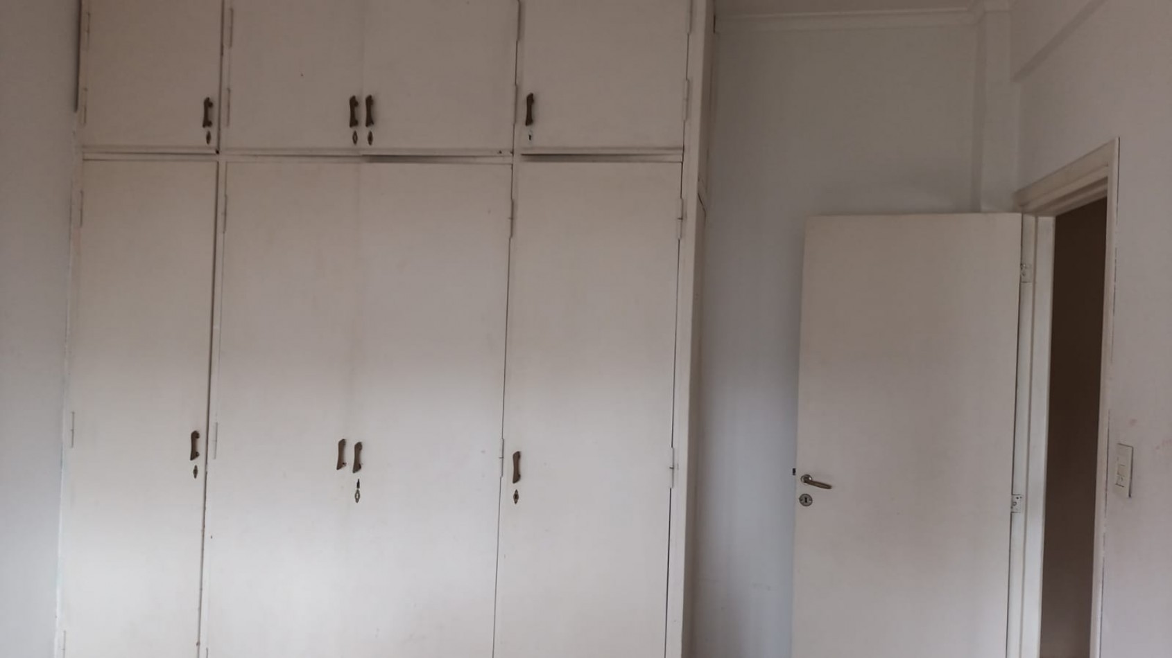 ALQUILO 24 MESES  DEPARTAMENTO  5 AMB.  PLENA VISTA  S/AV,  P. PERALTA RAMOS  PASANDO J. B. JUSTO  DOS CUADRAS