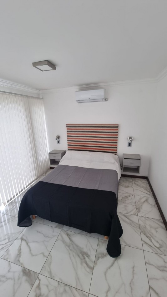 ALQUILER  TEMPORADA  SIERRA DE LOS PADRES  - CHALET  MODERNO CON PILETA, GRAN PARQUE,  ZONA 5 ESQUINAS 