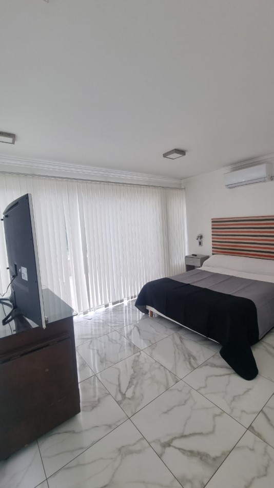 ALQUILER  TEMPORADA  SIERRA DE LOS PADRES  - CHALET  MODERNO CON PILETA, GRAN PARQUE,  ZONA 5 ESQUINAS 