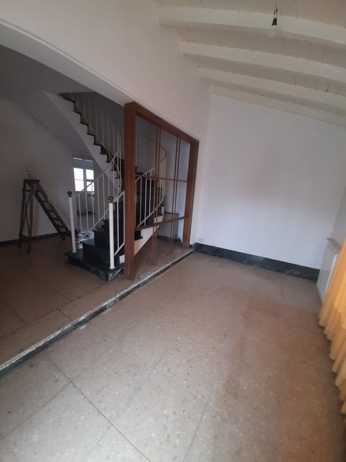 ALQUILO CASA DE 2 PLANTAS