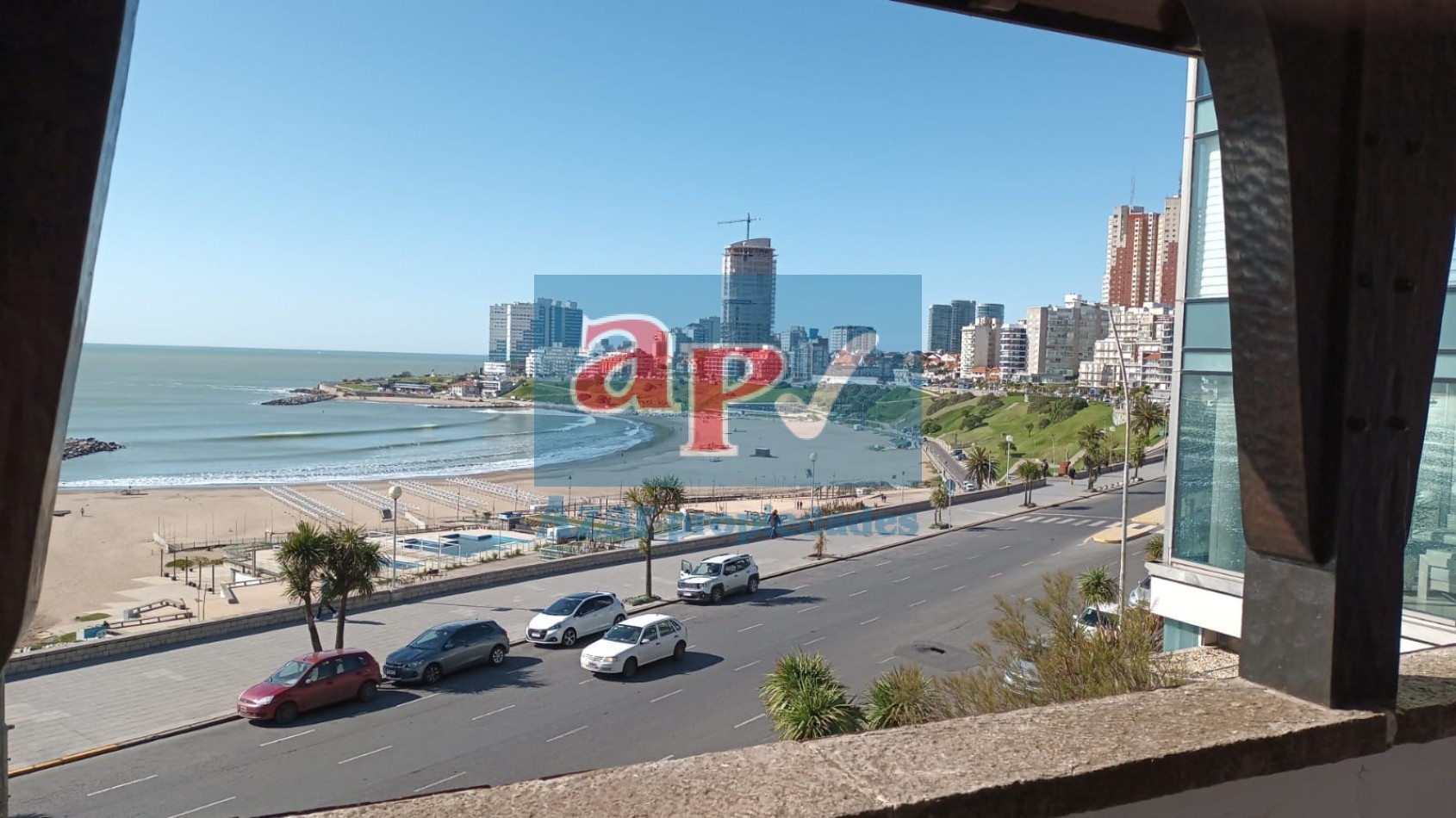 ALQUILO 36 MESES GRAN SEMIPISO PLENA VISTA AL MAR EN EDIFICIO BISCAYNE BEACH